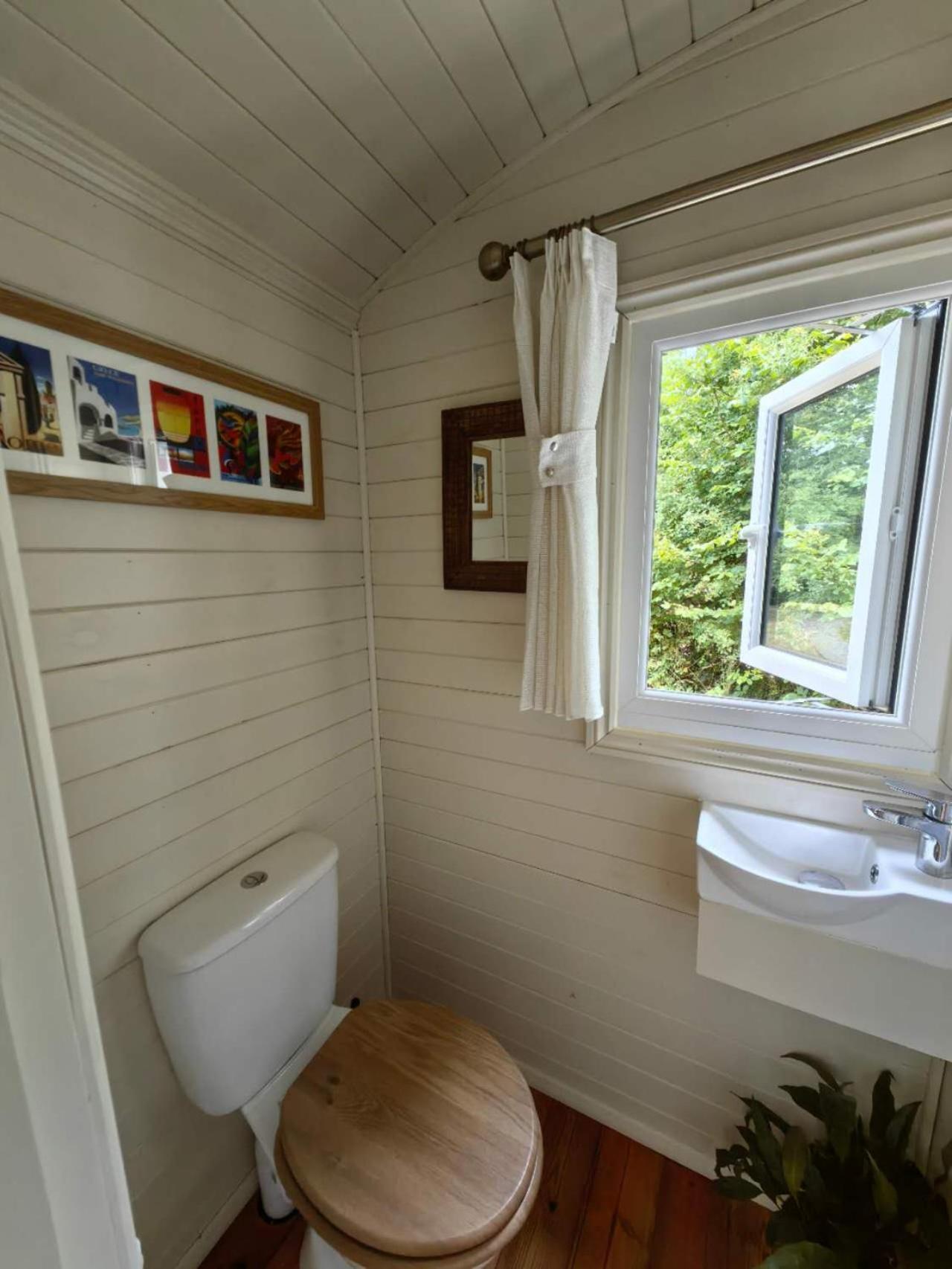 Lodge Bell Nook- Shepherd's Hut With A Spacious Wood-fired Hot Tub