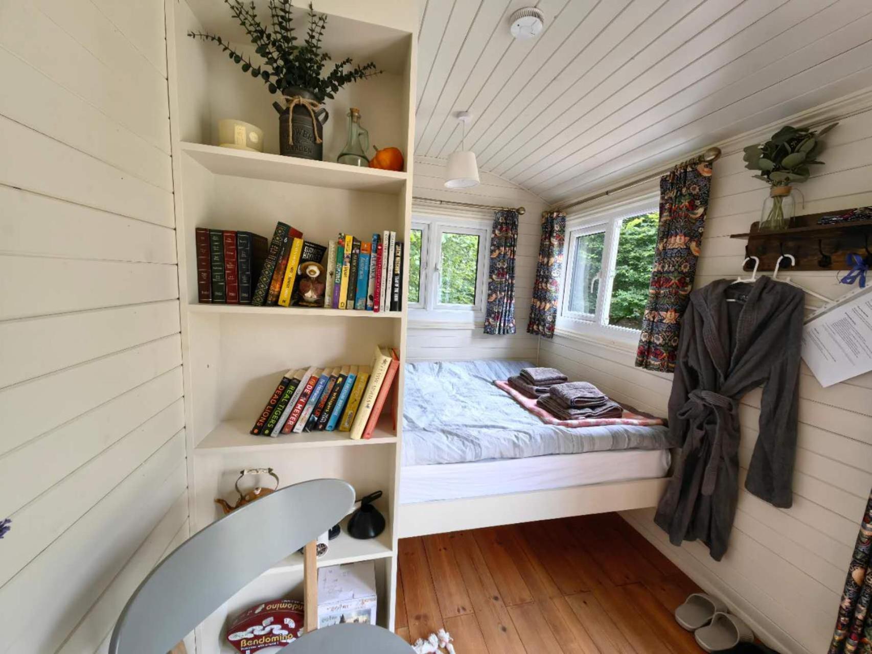 Lodge Bell Nook- Shepherd's Hut With A Spacious Wood-fired Hot Tub
