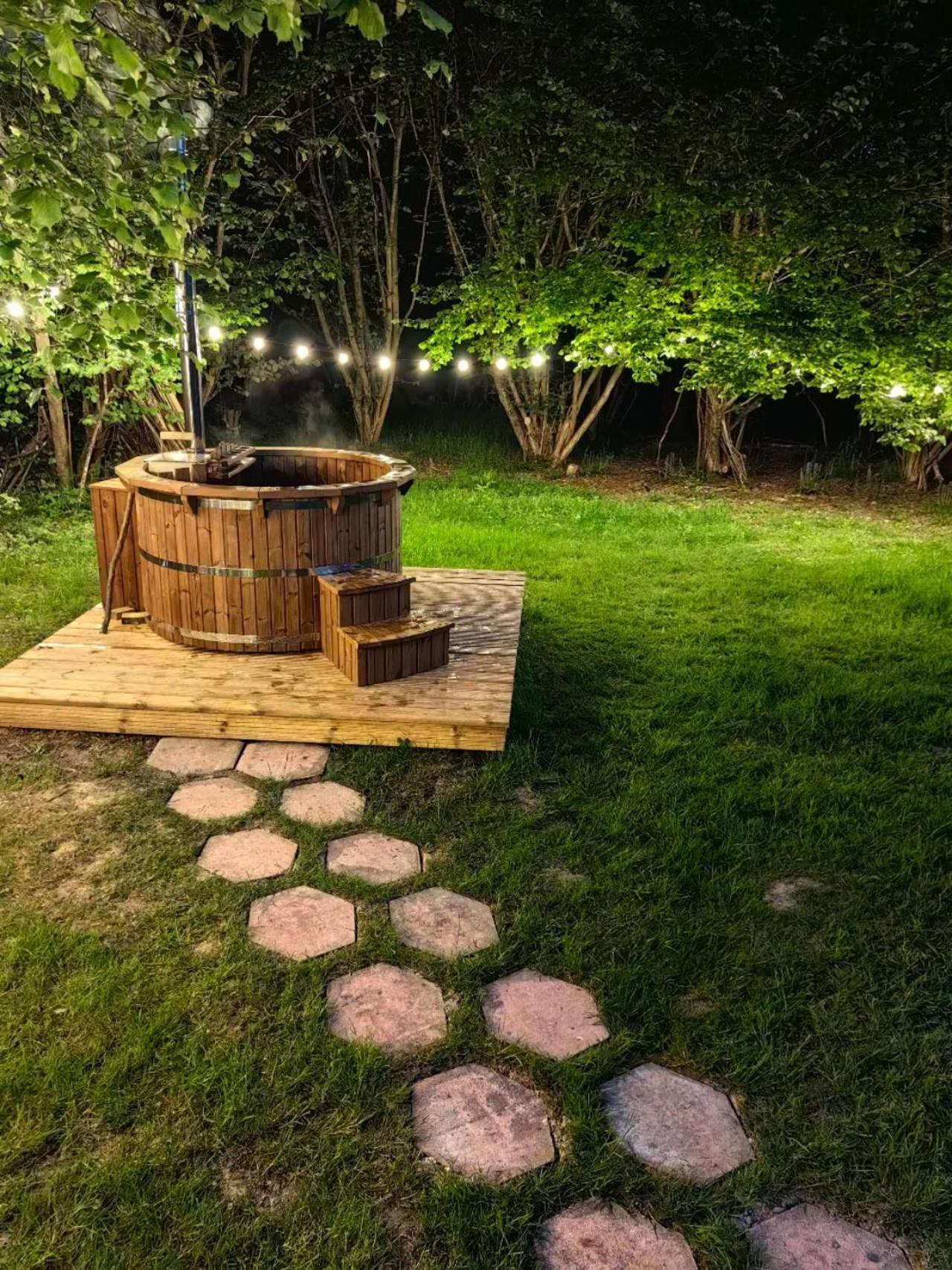 Lodge Bell Nook- Shepherd's Hut With A Spacious Wood-fired Hot Tub *