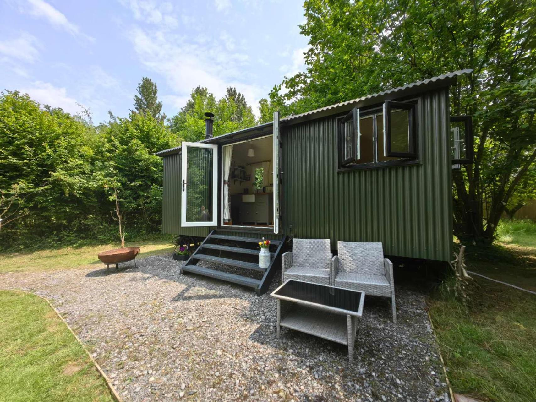 Bell Nook- Shepherd's Hut With A Spacious Wood-fired Hot Tub